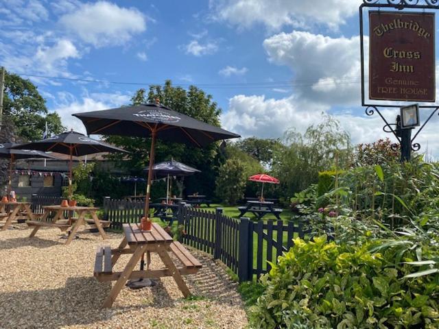 The Thelbridge Cross Inn Crediton Exterior photo