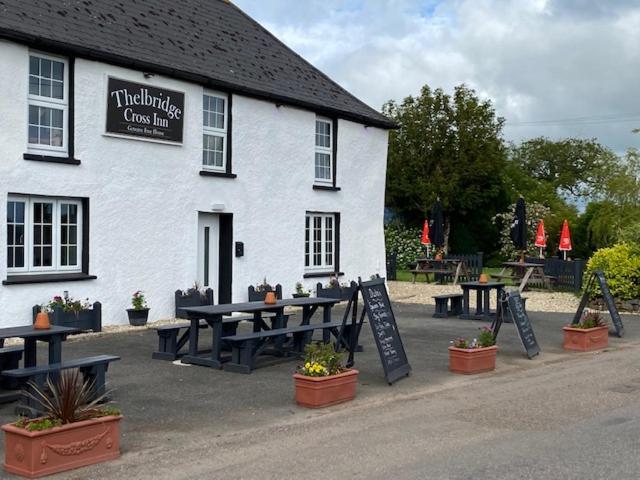 The Thelbridge Cross Inn Crediton Exterior photo